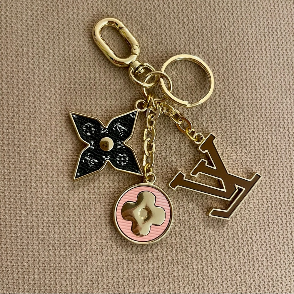 Elegant Gold and Pink Key Holder